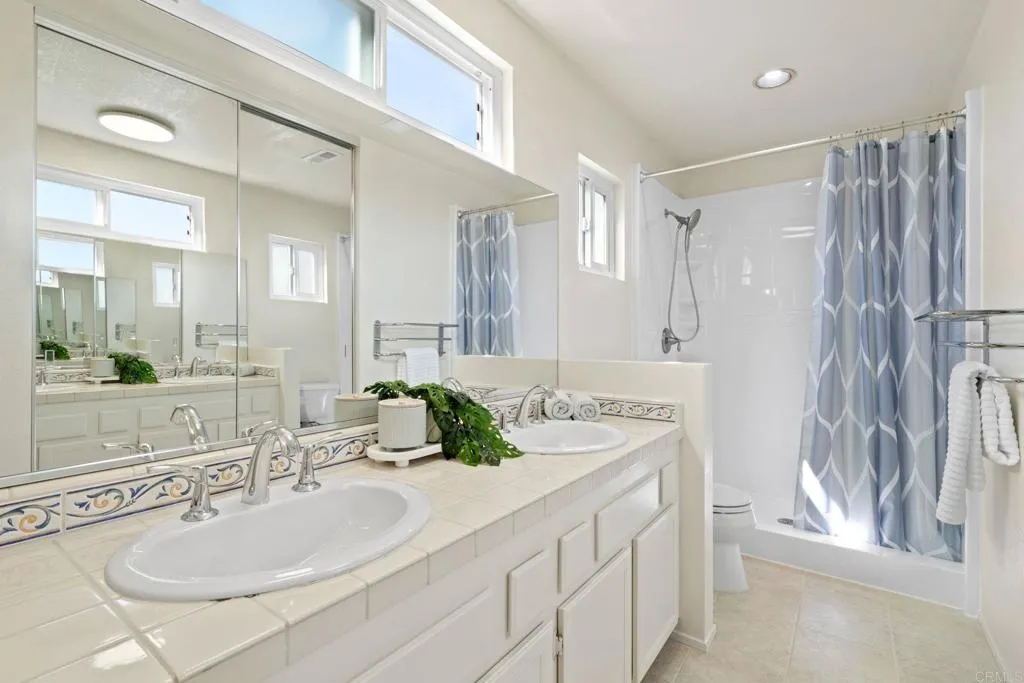 https://cdn.realtyfeed.com/cdn/127/306385794/13df8872c6b00bc0d15c388c02281e89.webp