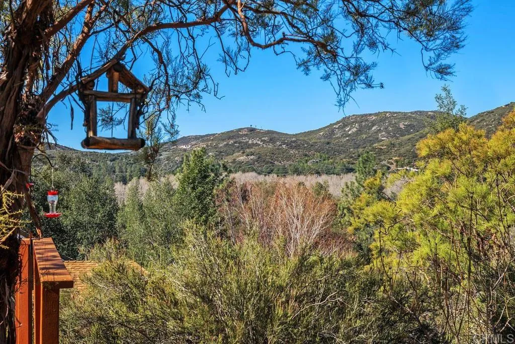 https://cdn.realtyfeed.com/cdn/127/306385830/1cd65e10f0c83559441f9d2f5ff7b398.webp
