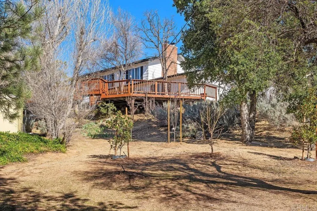 https://cdn.realtyfeed.com/cdn/127/306385830/4aeaa8afc86c91ed863e7a76699b7f17.webp