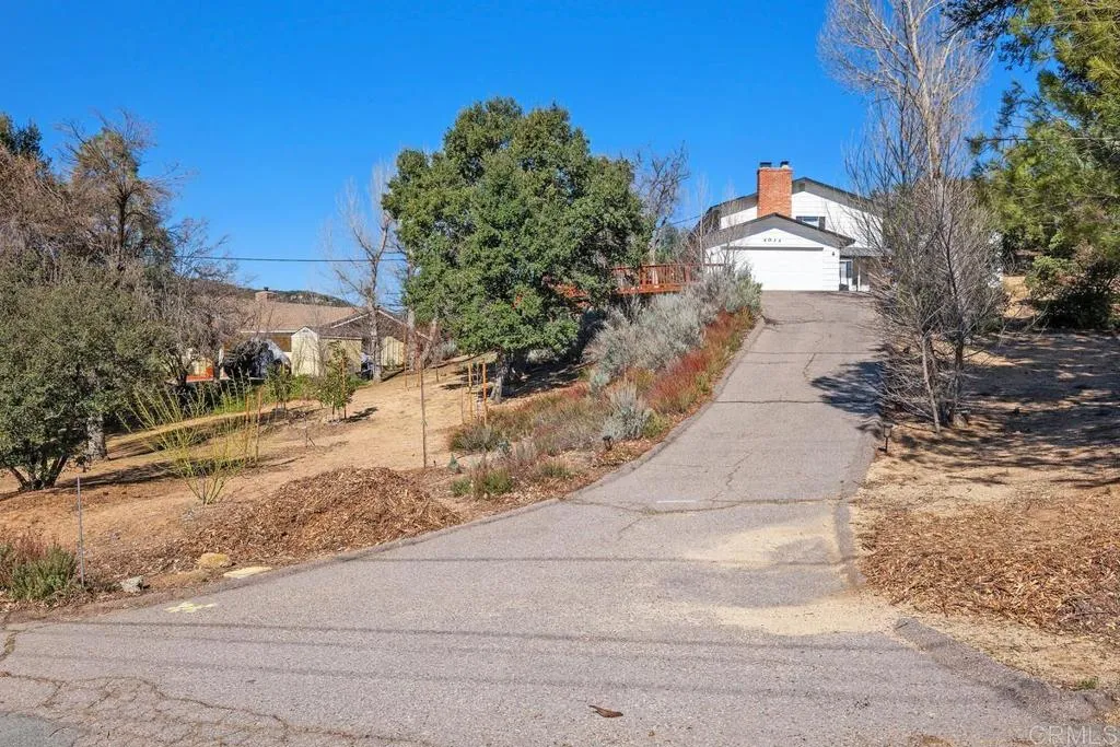 https://cdn.realtyfeed.com/cdn/127/306385830/52984feeb5240c578f4ea260749b86d0.webp