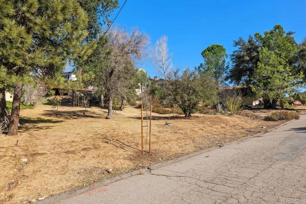 https://cdn.realtyfeed.com/cdn/127/306385830/767cf7b4bd653555cec582be0ac09984.webp