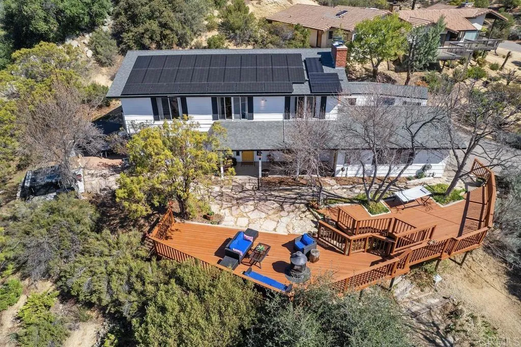 https://cdn.realtyfeed.com/cdn/127/306385830/7d309bd1639babdf6c6a4ac0c921bfaf.webp