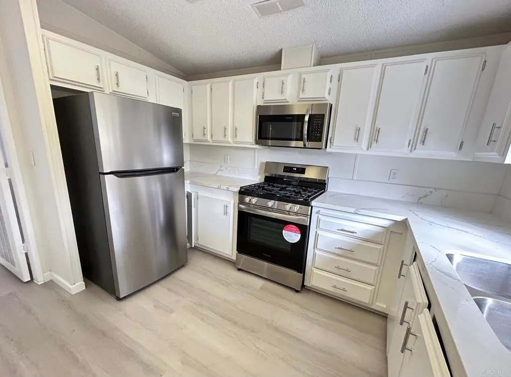 https://cdn.realtyfeed.com/cdn/127/306385942/ae683b83df5cbcc21e0b93c293d96581.webp