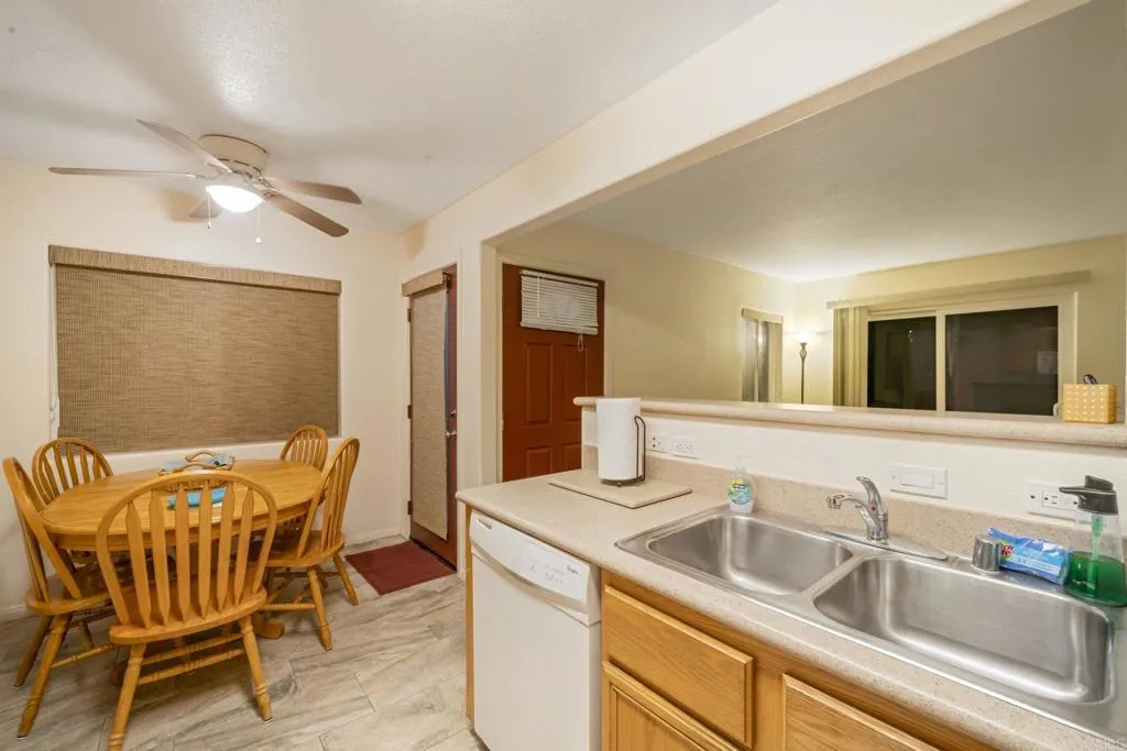 https://cdn.realtyfeed.com/cdn/127/306385998/9518be101e7785456b3a6966c6b11fd6.webp