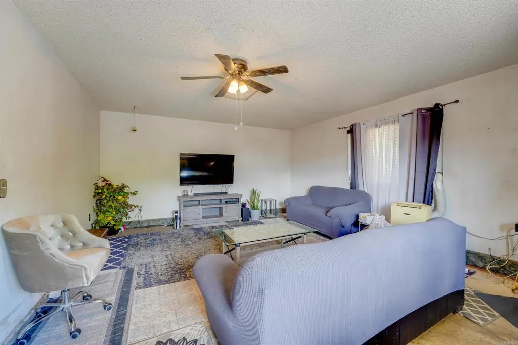 https://cdn.realtyfeed.com/cdn/127/306386482/5e4b372b35317421c6a387b25029d4d1.webp