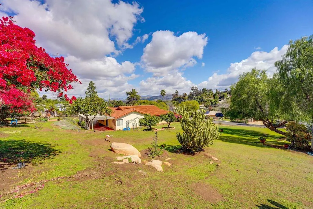 https://cdn.realtyfeed.com/cdn/127/306386482/7b765689525923e7273c146396299a0d.webp
