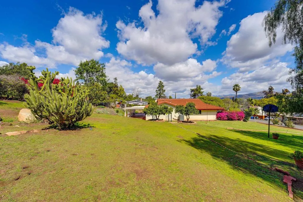 https://cdn.realtyfeed.com/cdn/127/306386482/9eab45458333824641ba235c16d5f0d4.webp