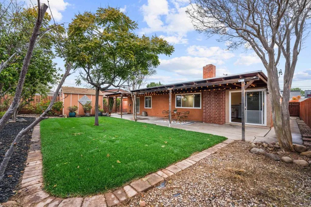 https://cdn.realtyfeed.com/cdn/127/306386555/aac43aa06f80ed0d036b119581a912f9.webp