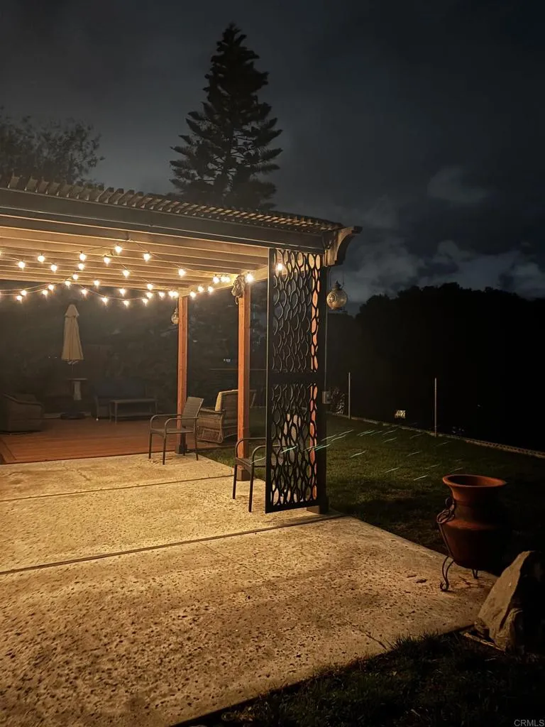 https://cdn.realtyfeed.com/cdn/127/306386747/99d489f1017c50e75627c07bf251c900.webp