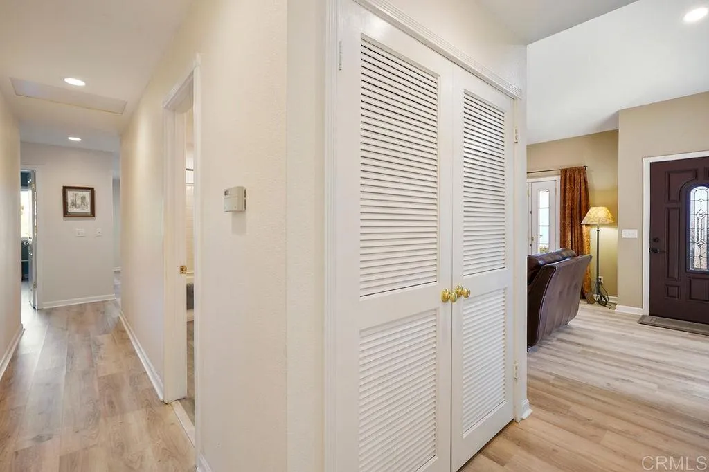 https://cdn.realtyfeed.com/cdn/127/306386747/c94a3a3bfeed8365872784a9ca60978e.webp