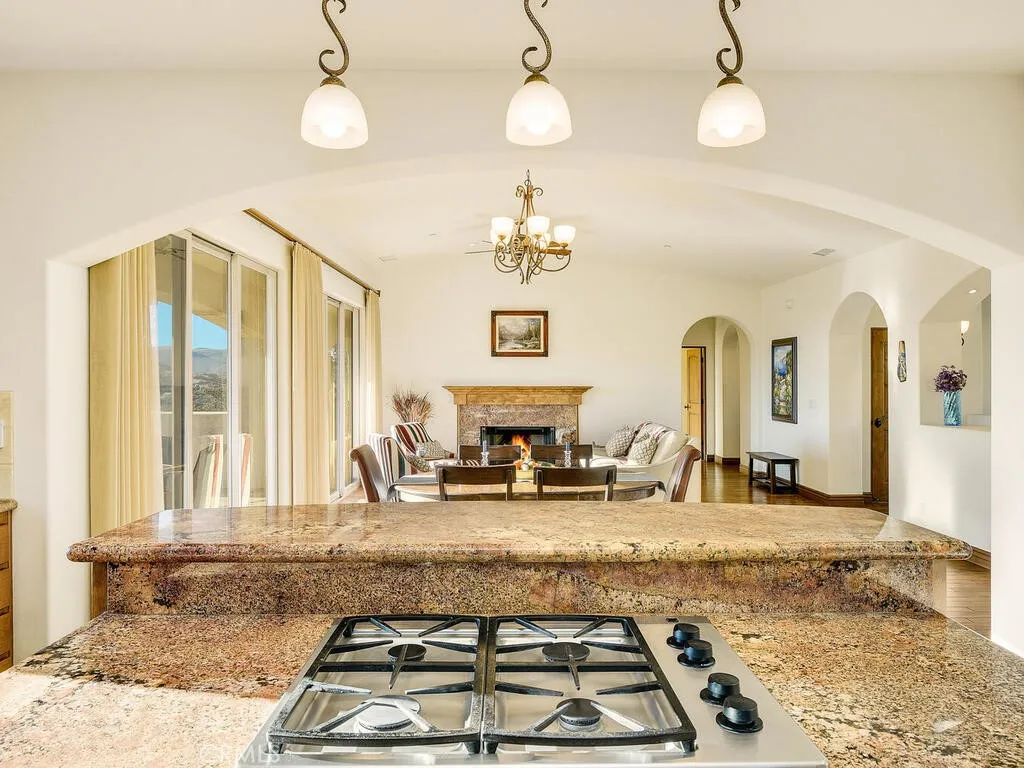 https://cdn.realtyfeed.com/cdn/127/306386854/12bce0f30211c9f32a94615ef1b69f92.webp