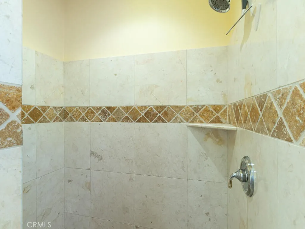 https://cdn.realtyfeed.com/cdn/127/306386854/9fa99902afb7c80bd4f56a1e70044a86.webp