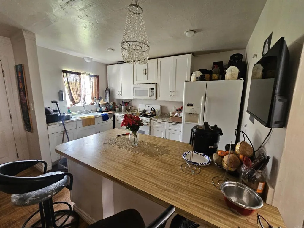 https://cdn.realtyfeed.com/cdn/127/306386862/ef65ff210dfa7d76a86d489e722b78ff.webp