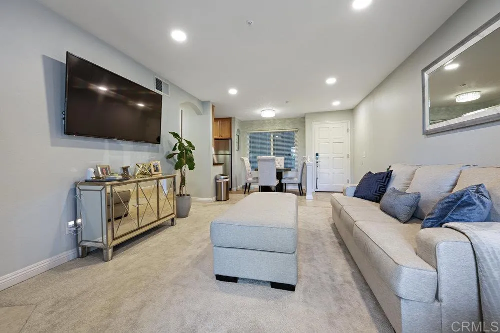 https://cdn.realtyfeed.com/cdn/127/306387008/24b5628f9ed1b9ec5dec170f85a893d5.webp