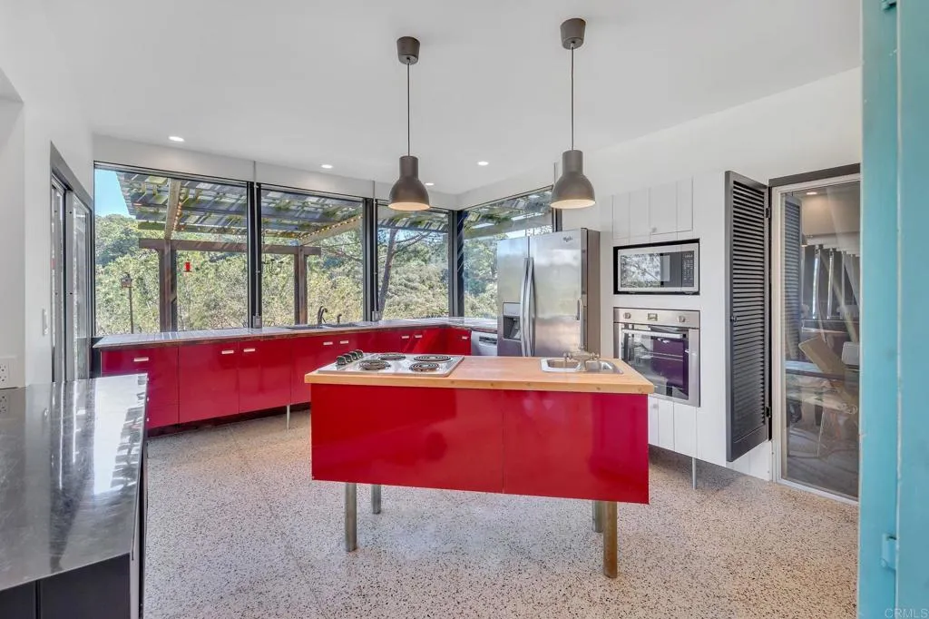 https://cdn.realtyfeed.com/cdn/127/306387010/b3c5883015b108676130ed4bbe24a64b.webp