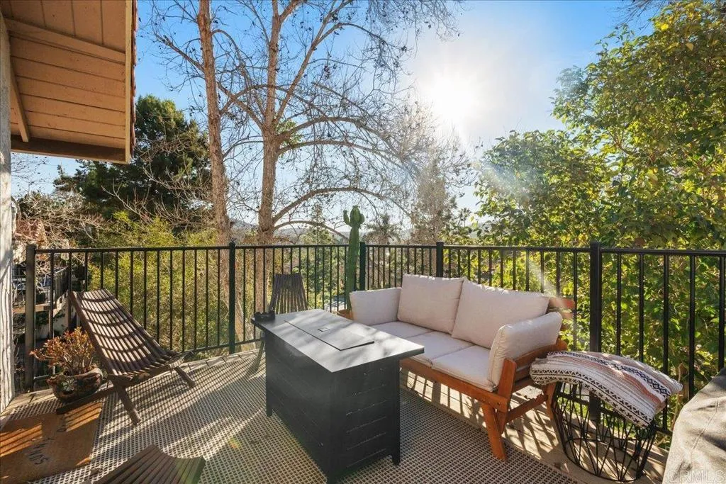 https://cdn.realtyfeed.com/cdn/127/306387047/39bff71af282dc1faa613bccf106792e.webp