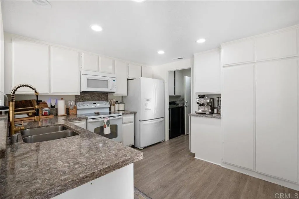 https://cdn.realtyfeed.com/cdn/127/306387047/43cefa3a603b060c328db0f36f0227c2.webp