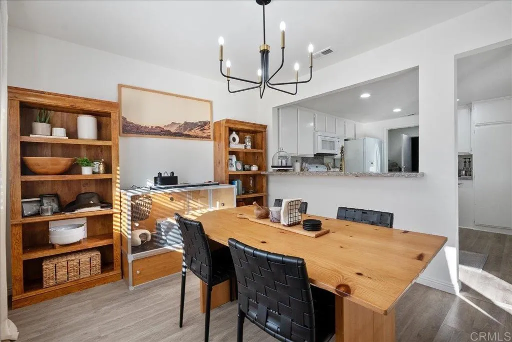 https://cdn.realtyfeed.com/cdn/127/306387047/c705a6a131d3c0e89d22df9ce5dc1e10.webp