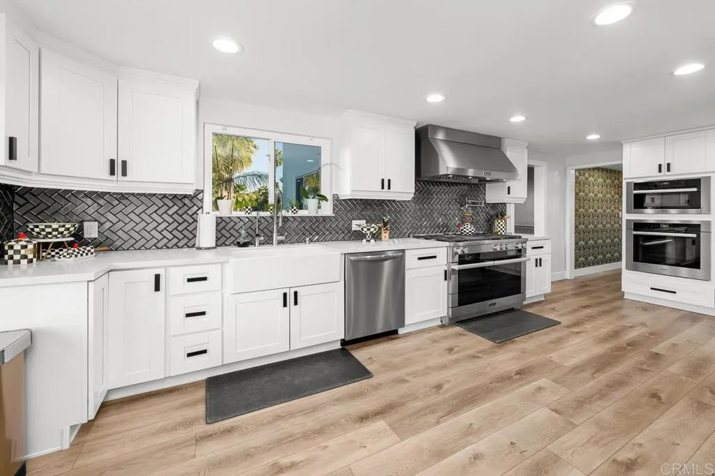 https://cdn.realtyfeed.com/cdn/127/306387115/08f69c54e553a5942e230ac5940a2842.webp