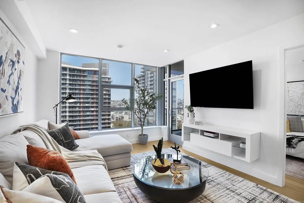 https://cdn.realtyfeed.com/cdn/127/306387144/1f87af6d9ade60d021308b7710ceac49.webp