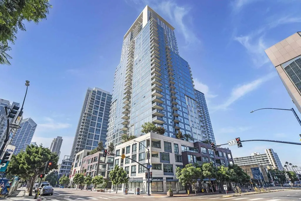 https://cdn.realtyfeed.com/cdn/127/306387144/3246c3a5d7fc9444d67382776c4b1737.webp