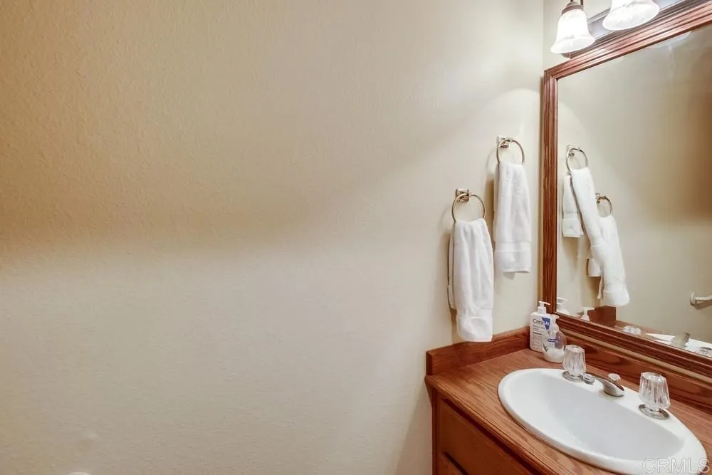 https://cdn.realtyfeed.com/cdn/127/306387180/045d1b1a345ebf8049657ba836146682.webp