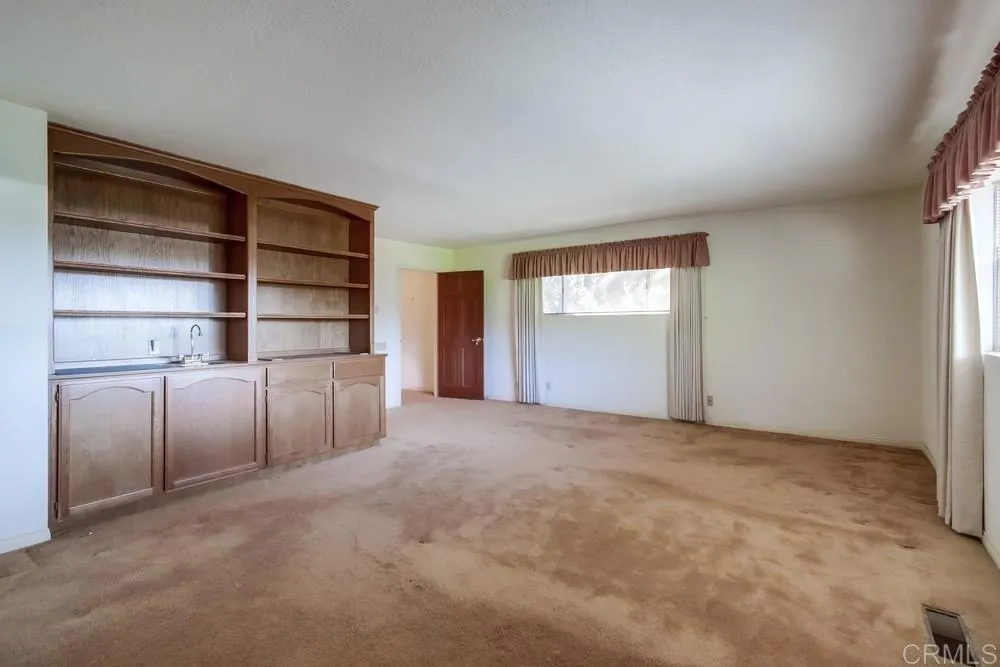 https://cdn.realtyfeed.com/cdn/127/306387180/4c1cc5f9daa31faa80ebd2d9fc9ad6c3.webp