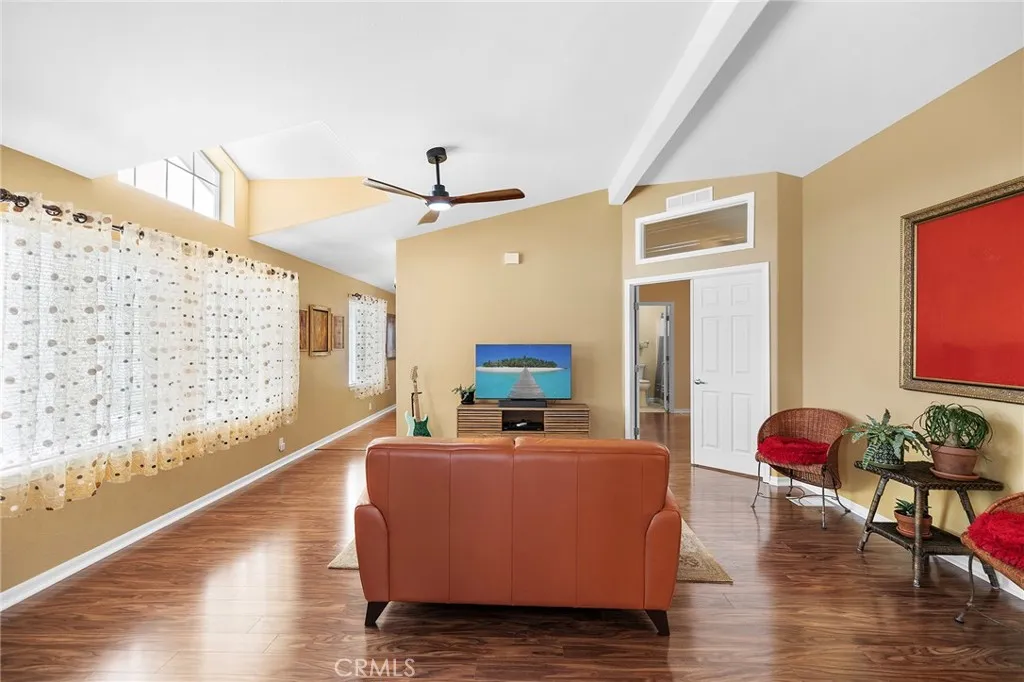 https://cdn.realtyfeed.com/cdn/127/306387333/7a8fadb2691bd791eea98b04adc14b8c.webp