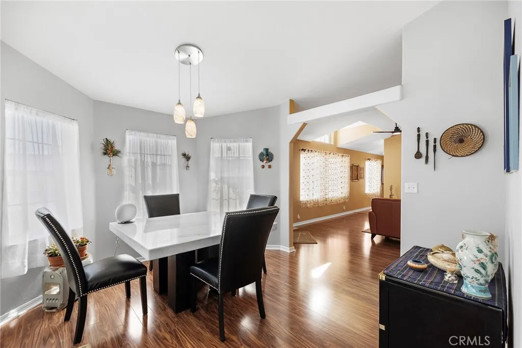 https://cdn.realtyfeed.com/cdn/127/306387333/9bece4b5c60c146eb11a70351693f738.webp