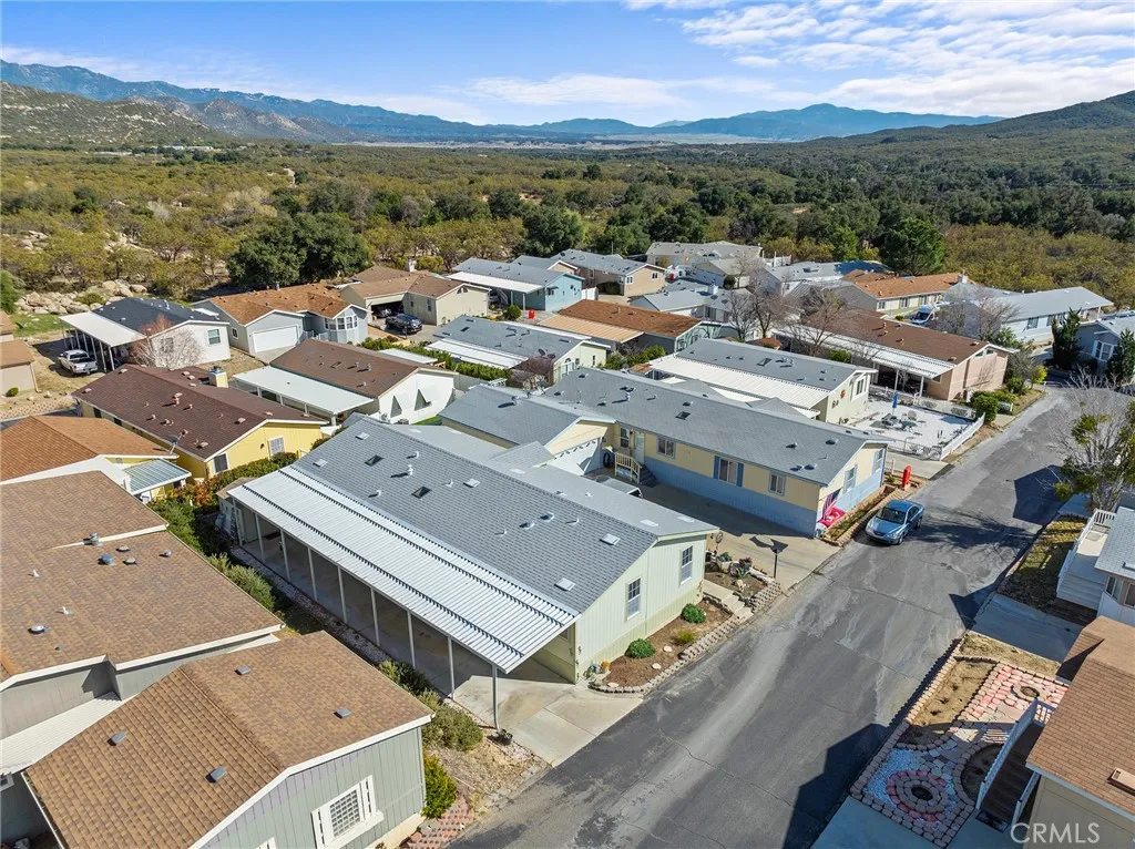 https://cdn.realtyfeed.com/cdn/127/306387333/c1853478a74bd58a331526cc1b101069.webp
