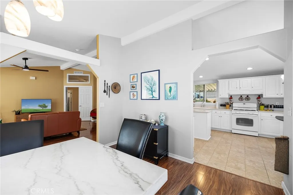 https://cdn.realtyfeed.com/cdn/127/306387333/d84b8eb4018744abfb3fd5468205b236.webp