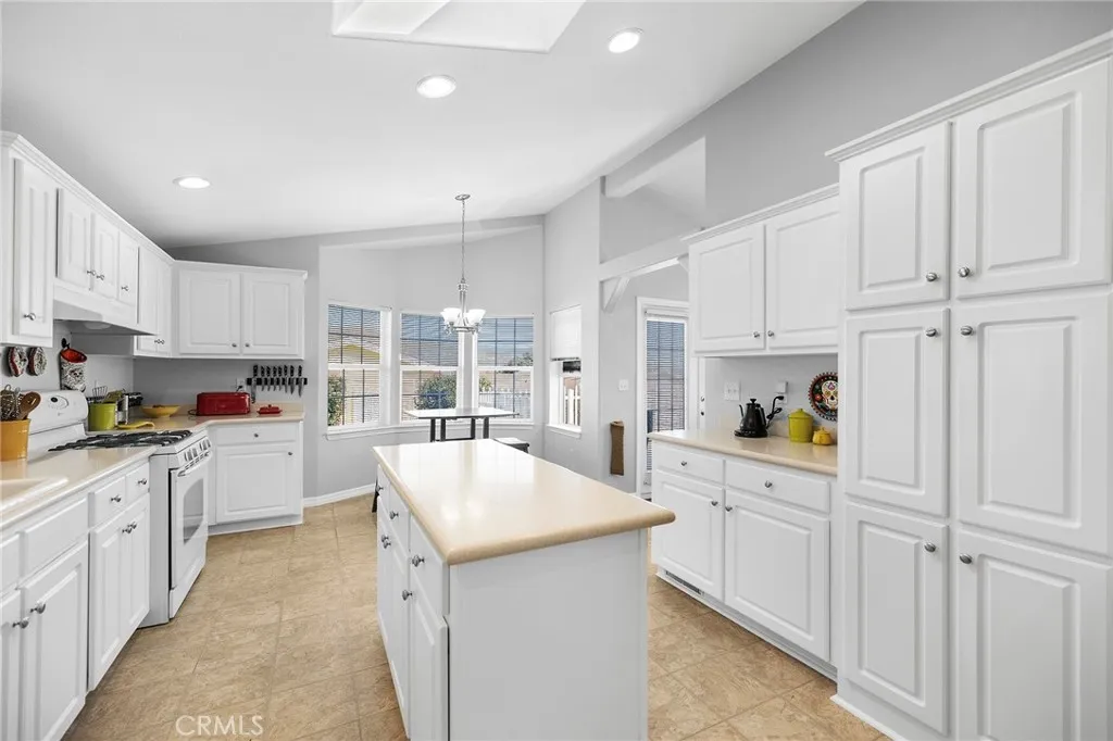 https://cdn.realtyfeed.com/cdn/127/306387333/f4c2f5121de52e0cf7eb7f61955f1974.webp