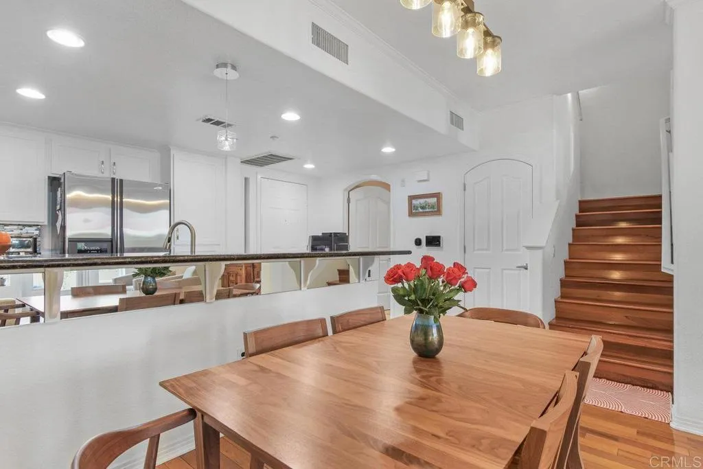 https://cdn.realtyfeed.com/cdn/127/306387632/245d9369f964cb996fae093119cd4c88.webp