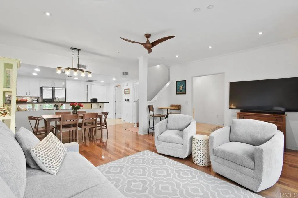 https://cdn.realtyfeed.com/cdn/127/306387632/5d9f3cc59376453ad6b4b89afee6aeb3.webp