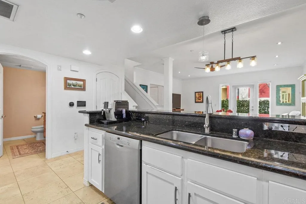 https://cdn.realtyfeed.com/cdn/127/306387632/a9b4d5f6a4d6f084123c99defb77ab3f.webp