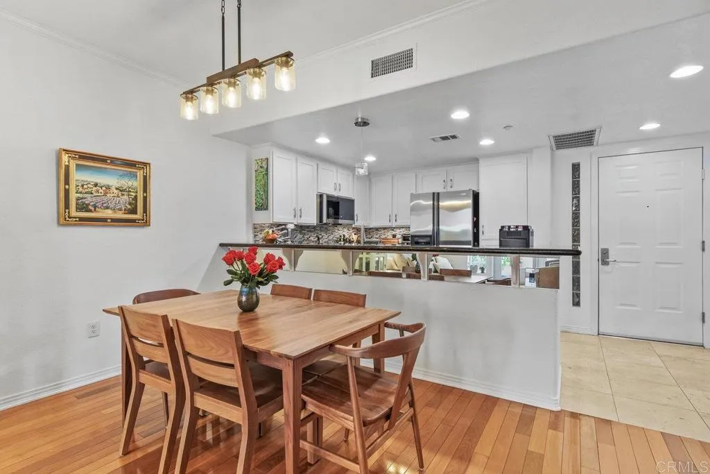 https://cdn.realtyfeed.com/cdn/127/306387632/adc92eba89ca8b68c59f5c5f90bce3ee.webp
