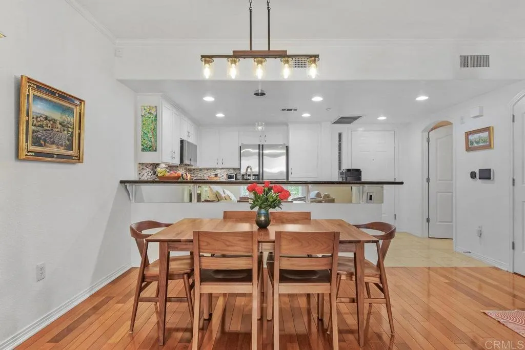 https://cdn.realtyfeed.com/cdn/127/306387632/c30ebab1a10be66aa3682387d5cc5327.webp