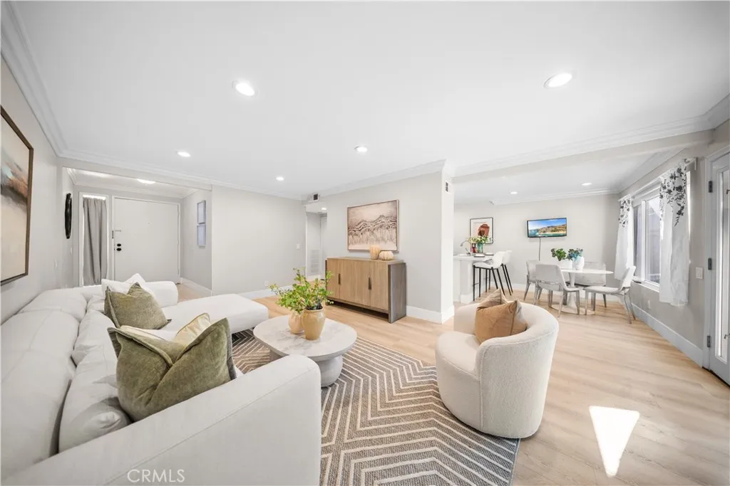 https://cdn.realtyfeed.com/cdn/127/306387766/40deee9d8fedda3405c9f2a6bfa1dc6c.webp