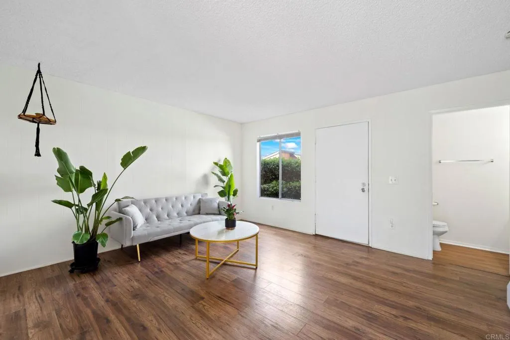 Photo #5: PTP2501844 Listing 