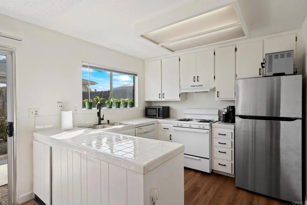 Photo #11: PTP2501844 Listing: Photo #11