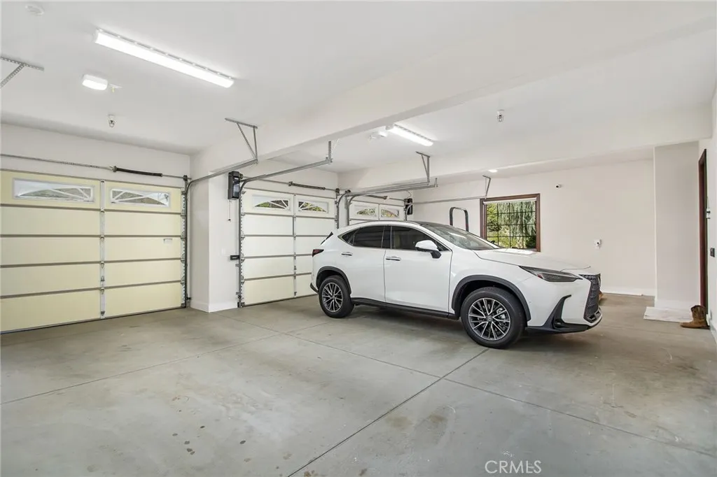 https://cdn.realtyfeed.com/cdn/127/306387918/0fd43ca03d414e83789889281a0f5148.webp