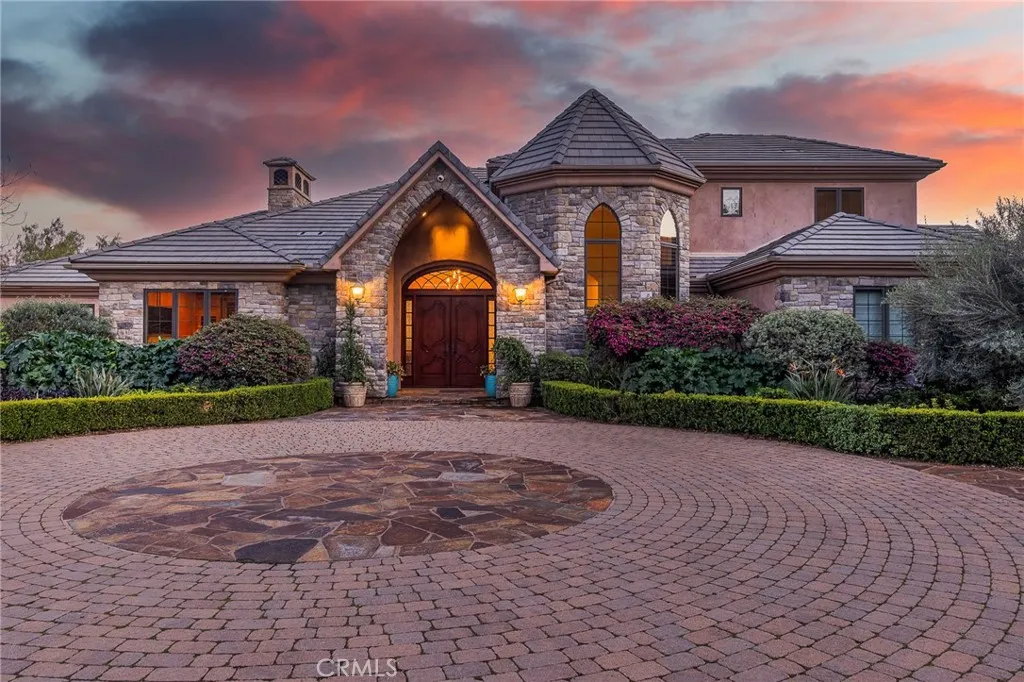 https://cdn.realtyfeed.com/cdn/127/306387918/3df0fb7a20965cfe72fdf41463613ee6.webp