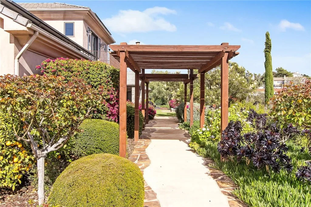 https://cdn.realtyfeed.com/cdn/127/306387918/88275674074bafb01a2a3eb81850bd1b.webp