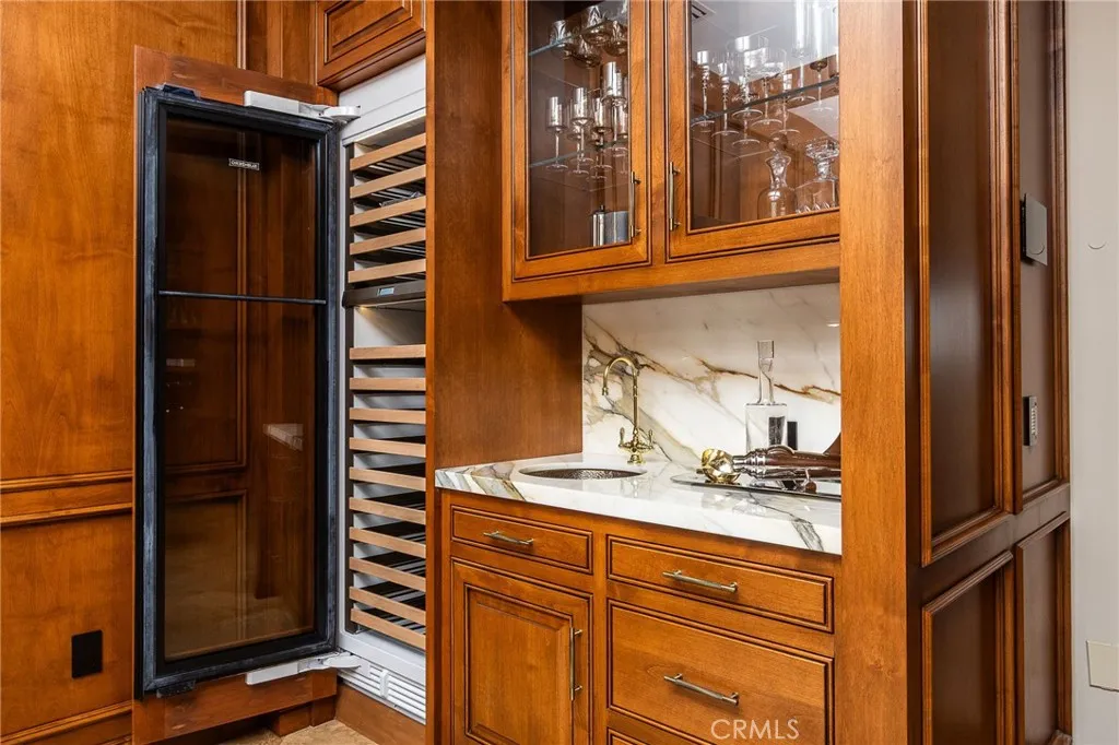 https://cdn.realtyfeed.com/cdn/127/306387918/ab6c2ae0ec80164a7459115597836bc6.webp