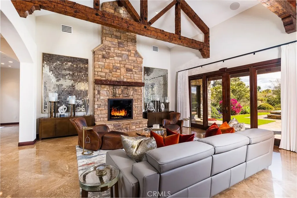 https://cdn.realtyfeed.com/cdn/127/306387918/de97983e824c593683e3f54bcd06c03c.webp