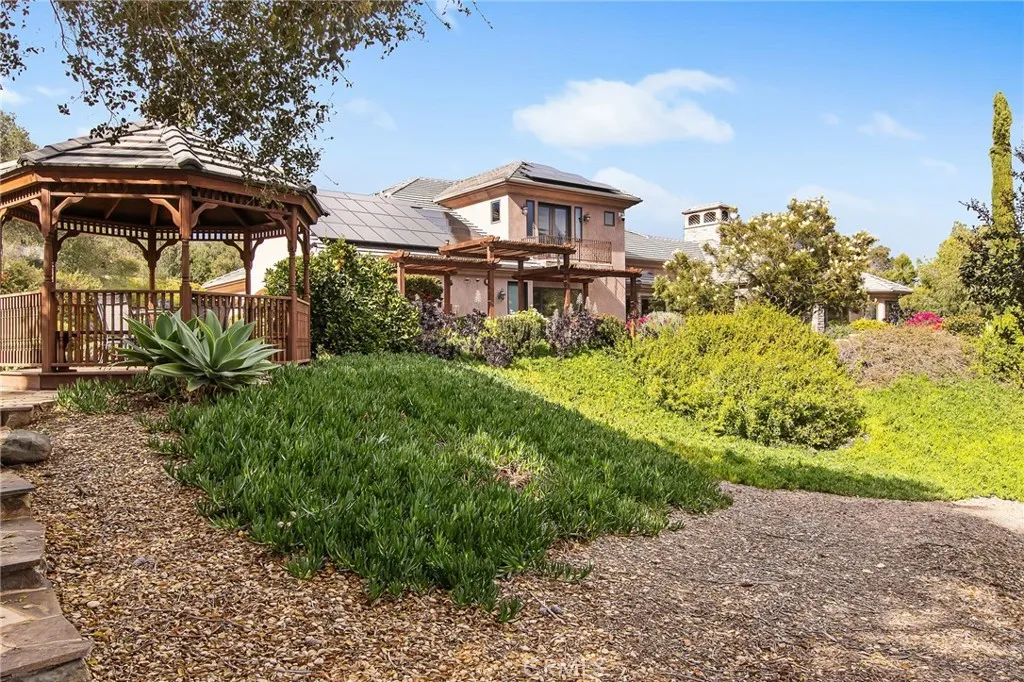 https://cdn.realtyfeed.com/cdn/127/306387918/fa93ec29364a94a32762561c95bd0f7b.webp