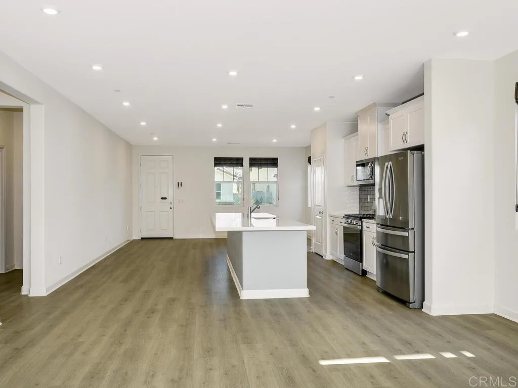 https://cdn.realtyfeed.com/cdn/127/306388259/13767ecf5708e2e03e7ca01a70053f9b.webp