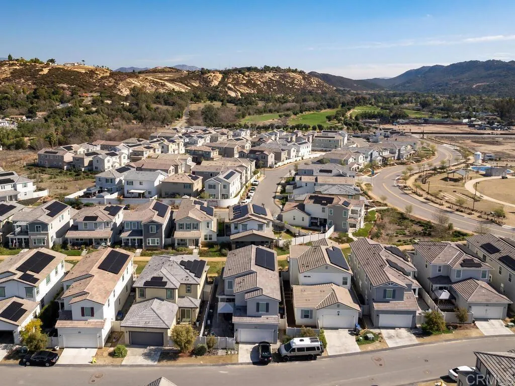https://cdn.realtyfeed.com/cdn/127/306388259/dd0ed64925c9d7f4e48365c31e82e230.webp