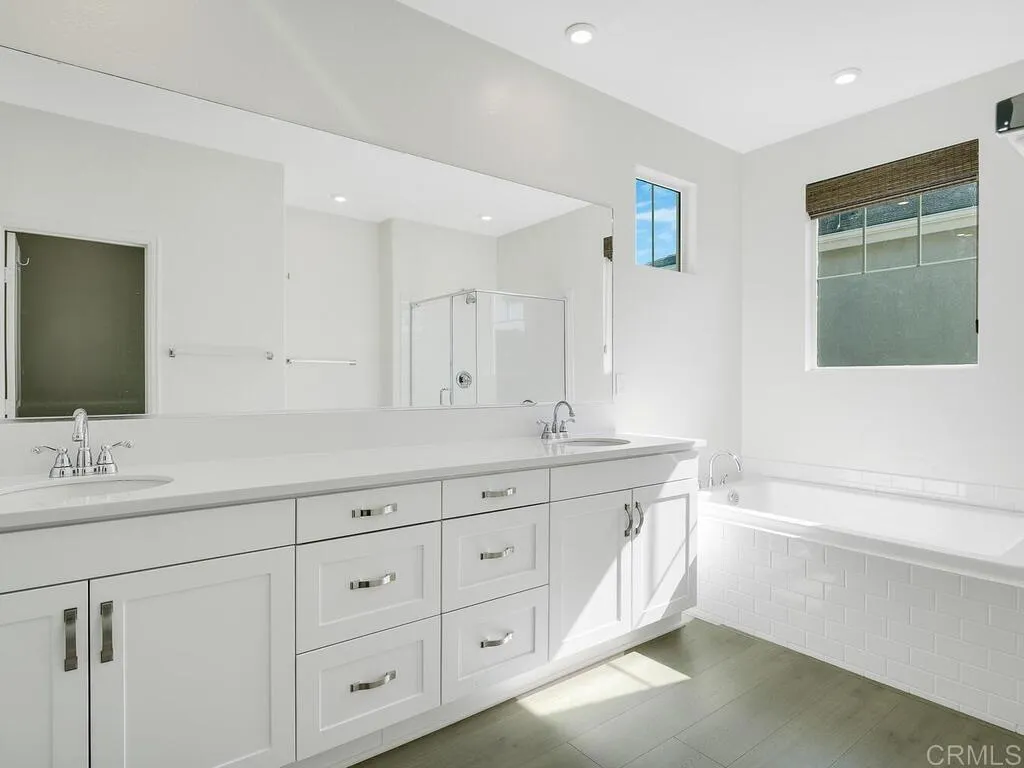 https://cdn.realtyfeed.com/cdn/127/306388259/e0f0aca66d7e30b4a55ba16a81110ab9.webp