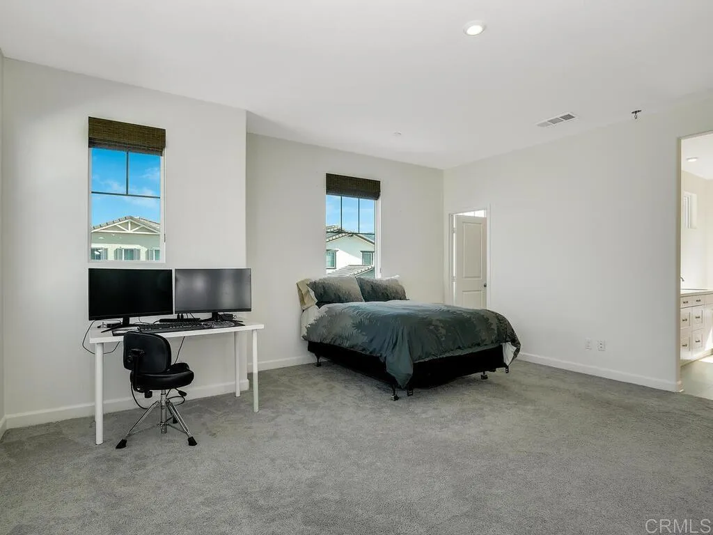 https://cdn.realtyfeed.com/cdn/127/306388259/eeab31d6ee2dd89a99beb1a377d1fa25.webp